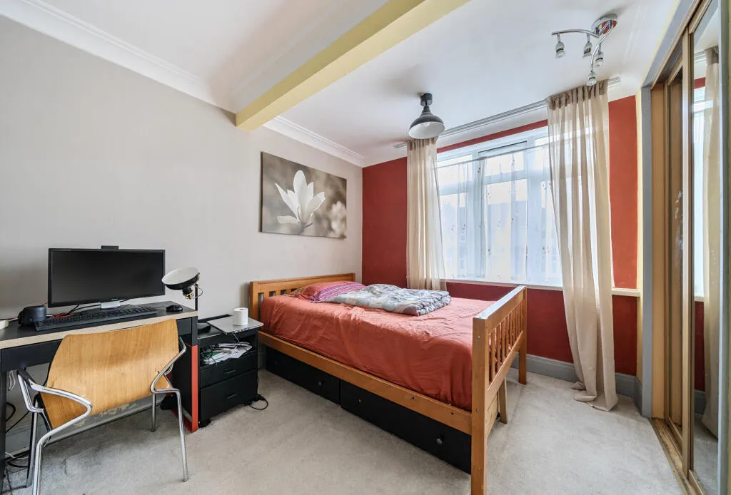 4 bed Semi-Detached