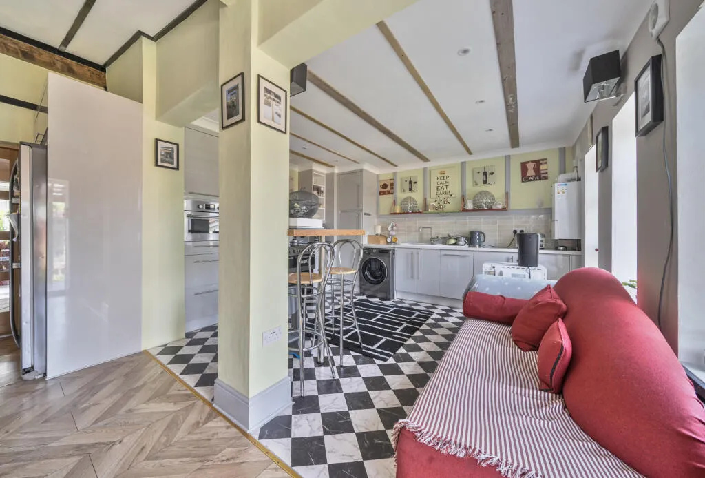 4 bed Semi-Detached