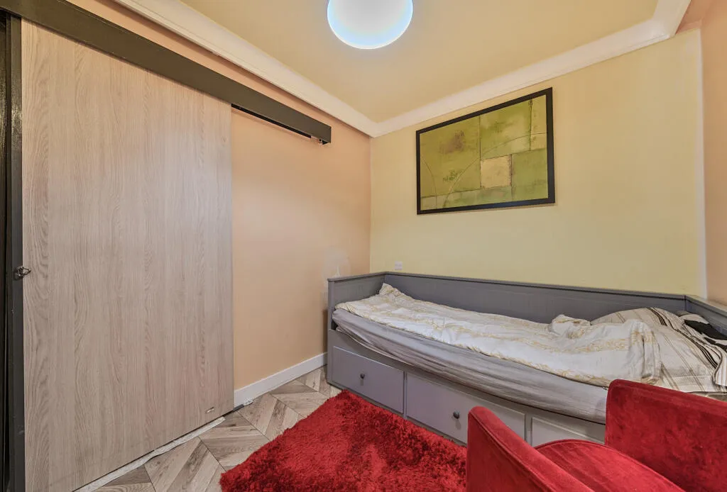 4 bed Semi-Detached
