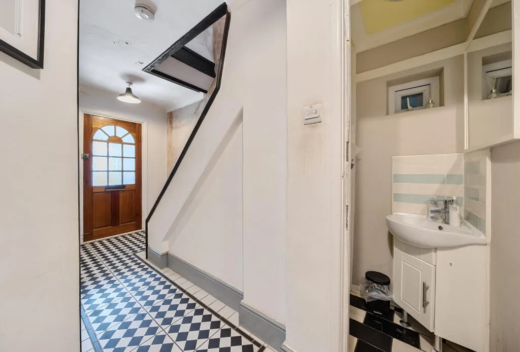 4 bed Semi-Detached