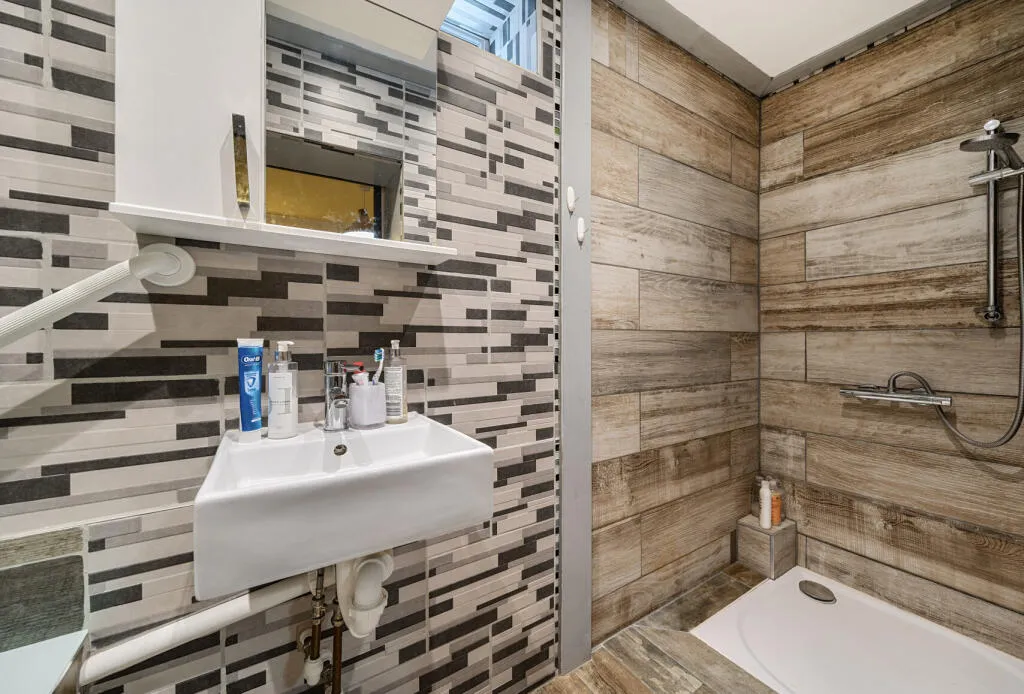4 bed Semi-Detached