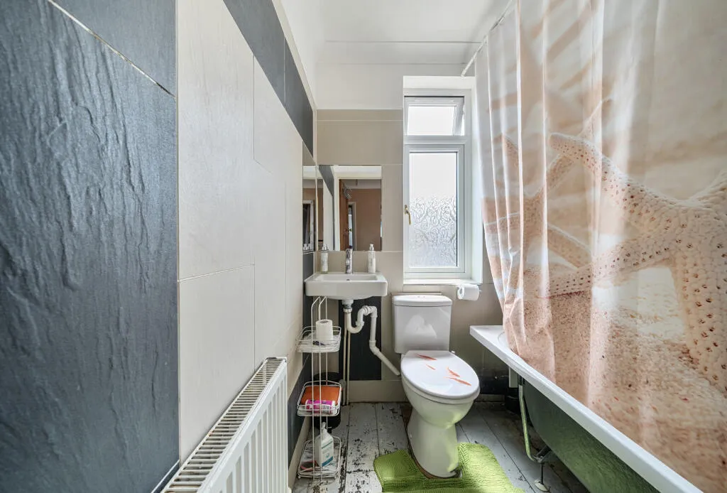 4 bed Semi-Detached