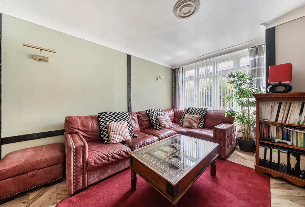 4 bed Semi-Detached