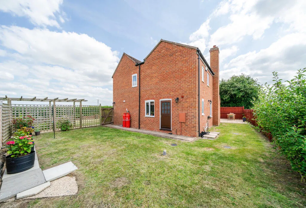 4 bed Detached