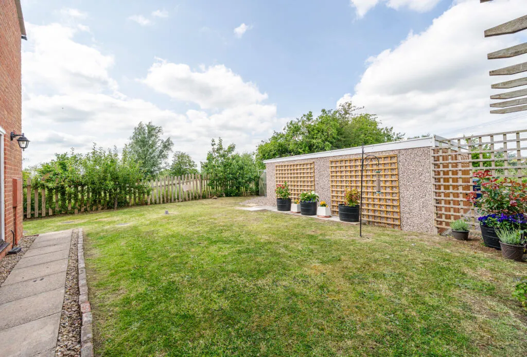 4 bed Detached