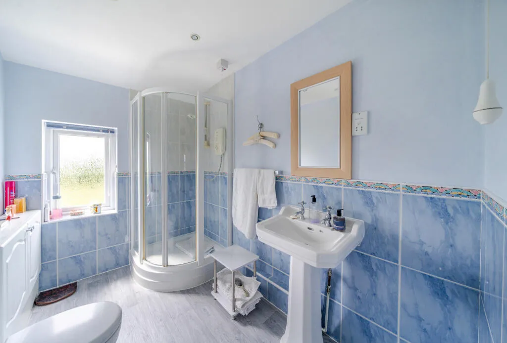 4 bed Detached