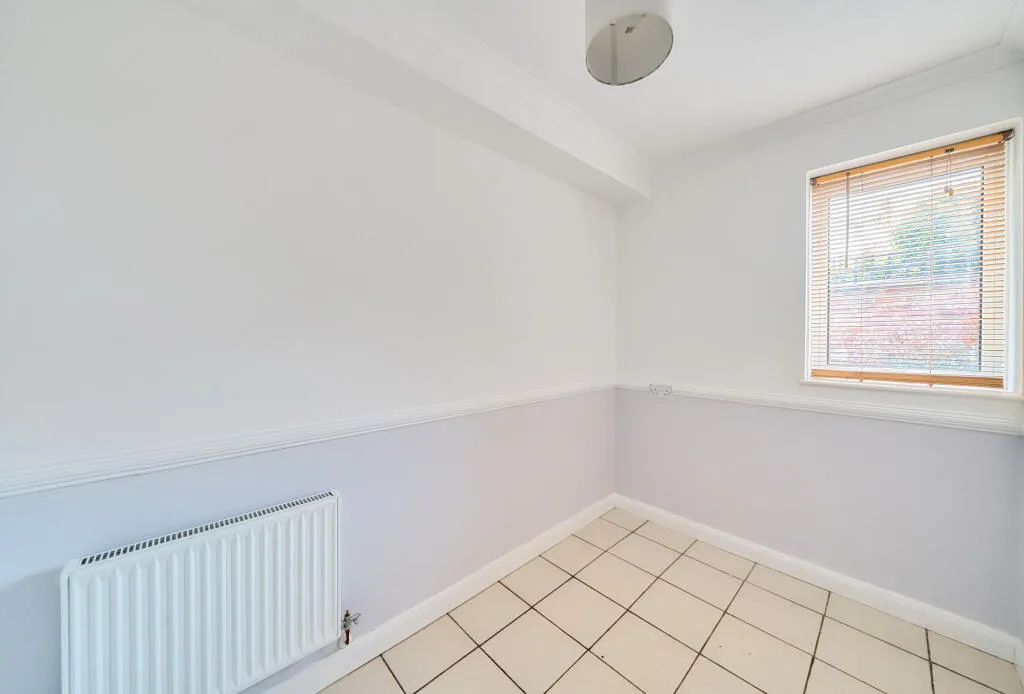 1 bed Ground Flat
