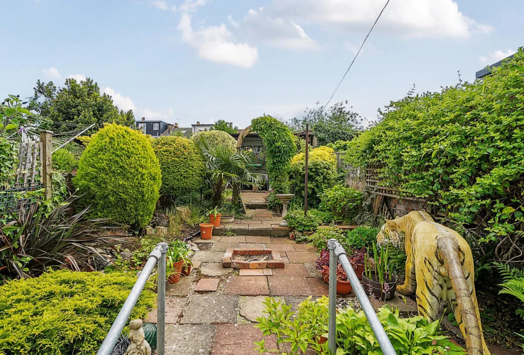 3 bed Terraced