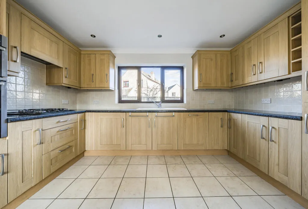 4 bed Detached