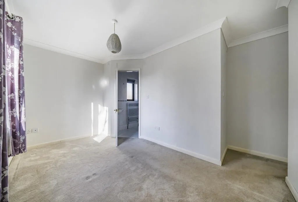 4 bed Detached