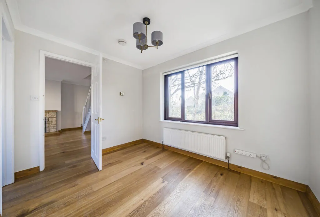 4 bed Detached