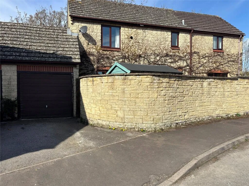 4 bed Detached