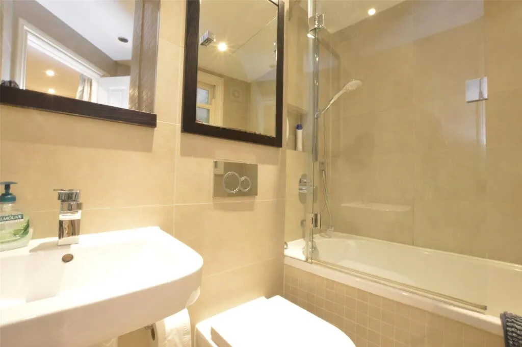 1 bed Ground Flat