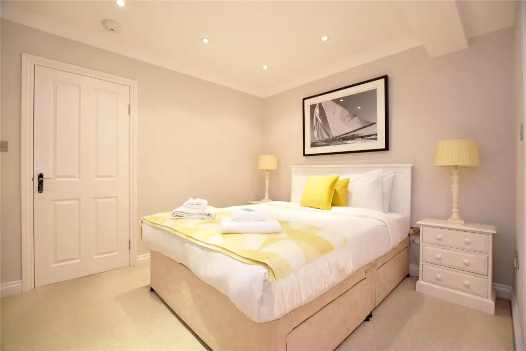1 bed Ground Flat