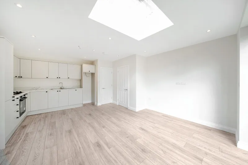 4 bed End of Terrace