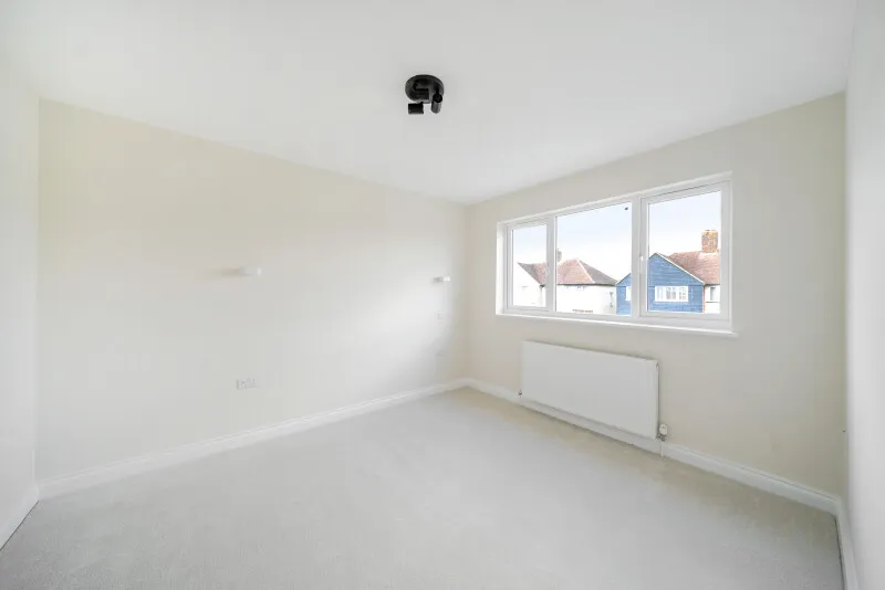 4 bed End of Terrace