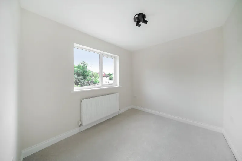 4 bed End of Terrace