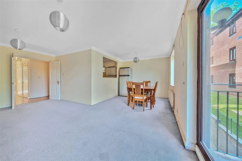 3 bed Maisonette
