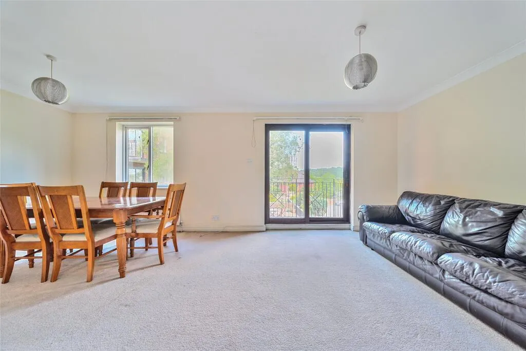 3 bed Maisonette