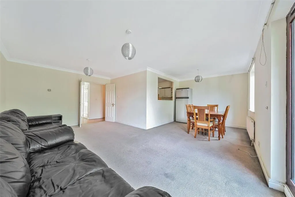 3 bed Maisonette