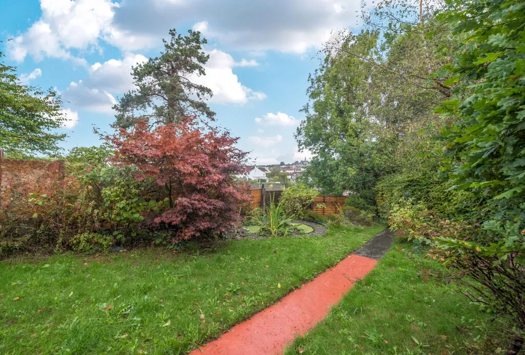 4 bed Detached