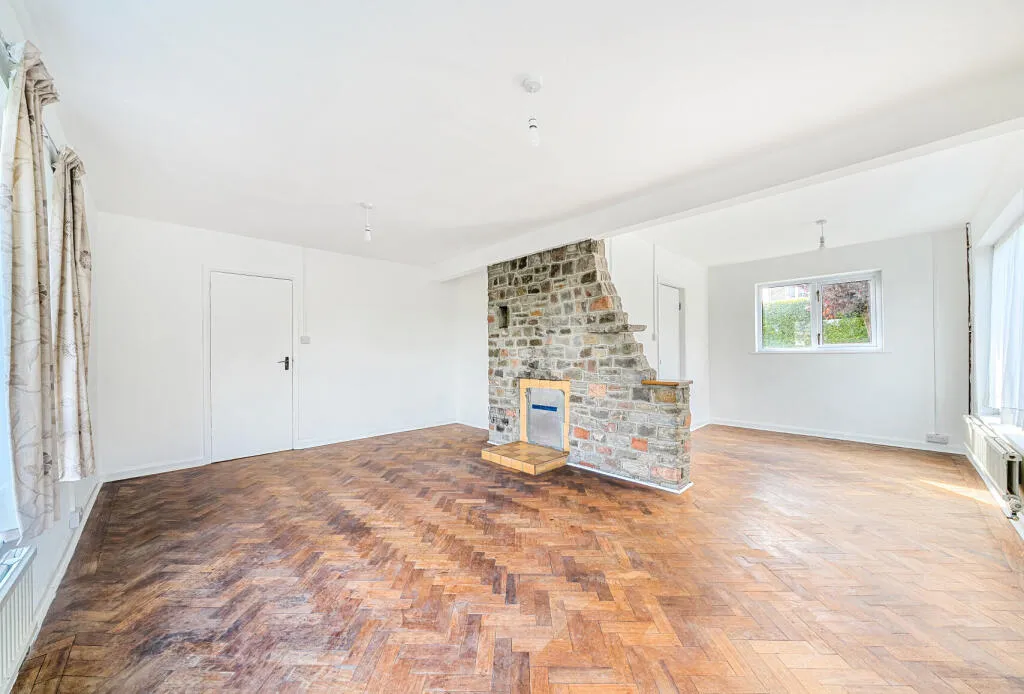 4 bed Detached