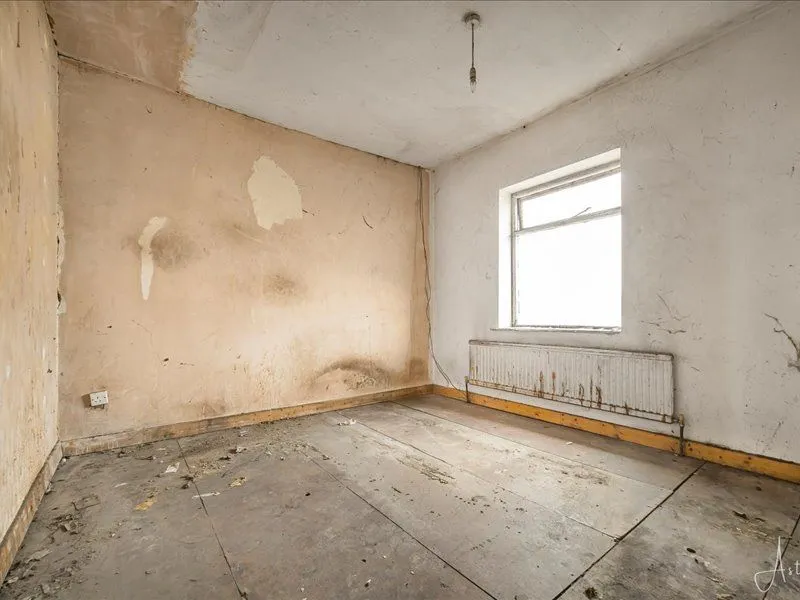 Dulais Gardens, Seven Sisters, Neath, West Glamorgan, SA10 9DA - Online Auctions