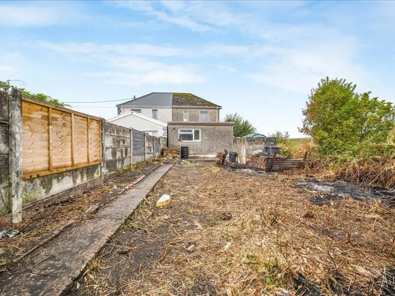 Dulais Gardens, Seven Sisters, Neath, West Glamorgan, SA10 9DA - Online Auctions