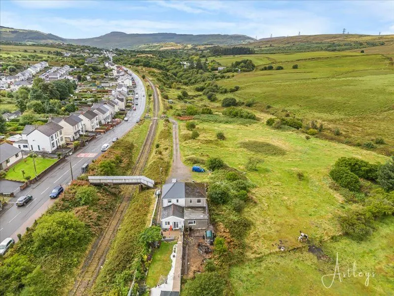 Dulais Gardens, Seven Sisters, Neath, West Glamorgan, SA10 9DA - Online Auctions