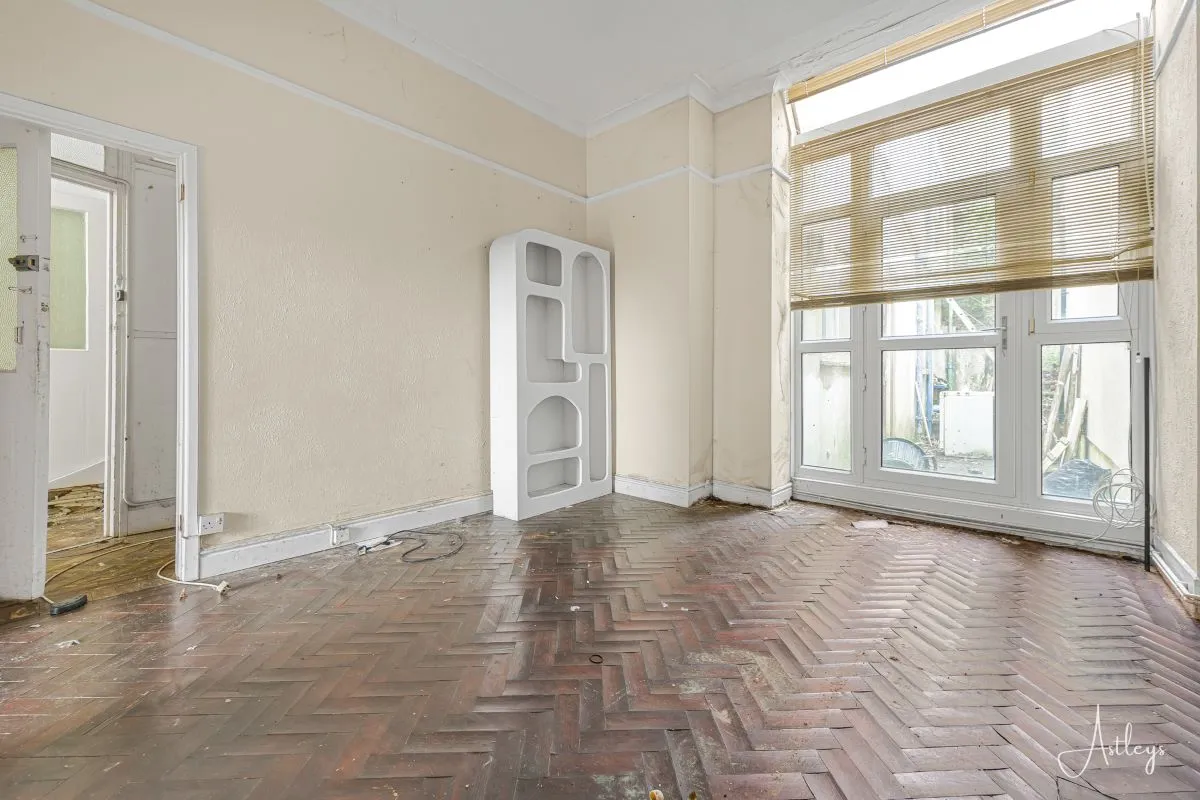 Oaklands Terrace, Mount Pleasant, Abertawe, Swansea, SA1 6JJ - Online Auctions