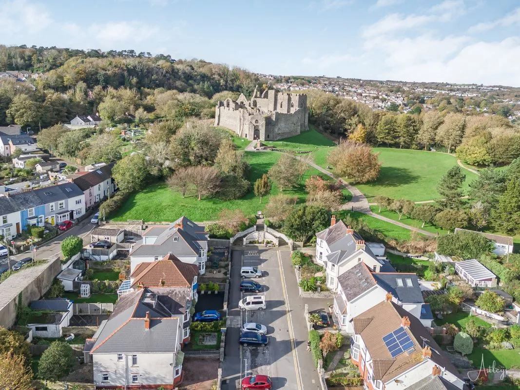 Castle Avenue, Mumbles, Swansea, West Glamorgan, SA3 4BA - Online Auctions