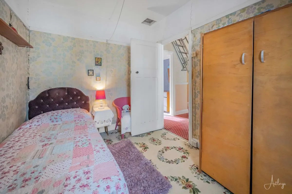 Castle Avenue, Mumbles, Swansea, West Glamorgan, SA3 4BA - Online Auctions