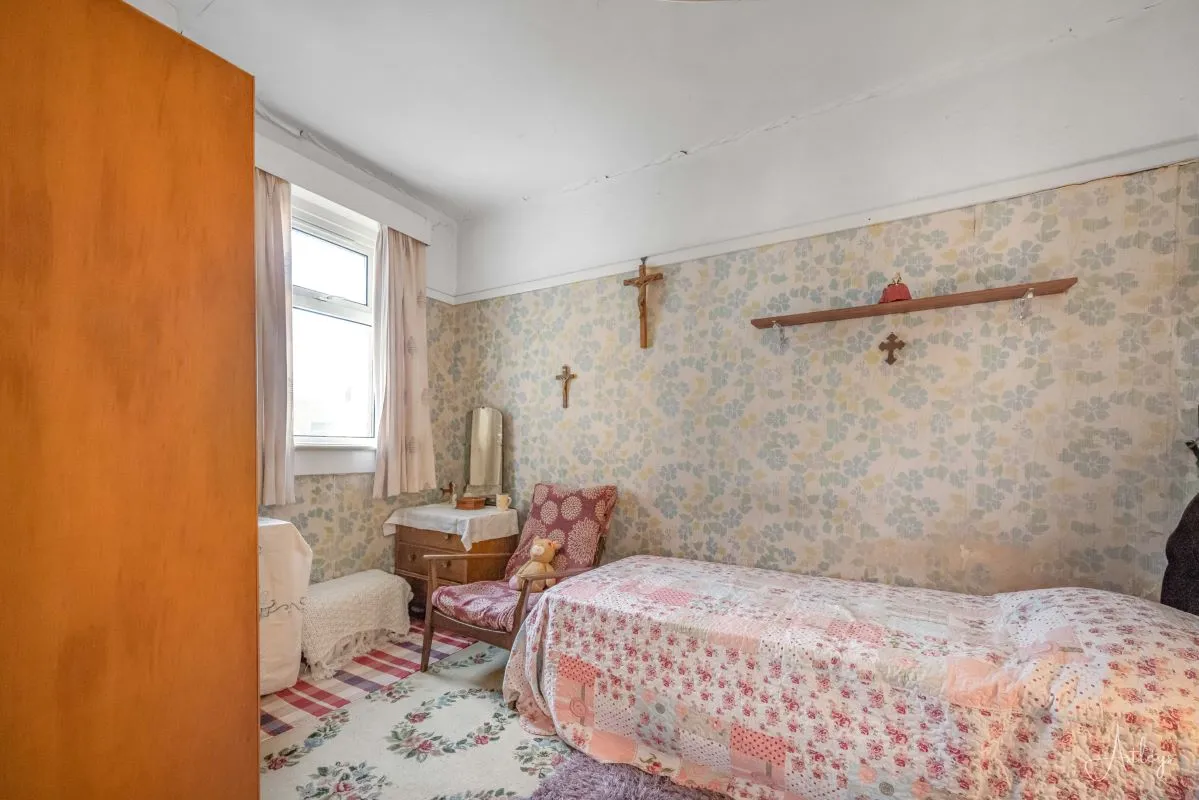 Castle Avenue, Mumbles, Swansea, West Glamorgan, SA3 4BA - Online Auctions