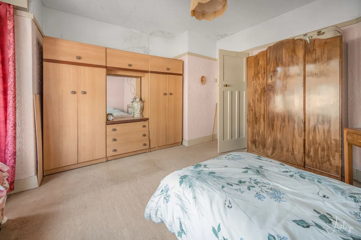Castle Avenue, Mumbles, Swansea, West Glamorgan, SA3 4BA - Online Auctions