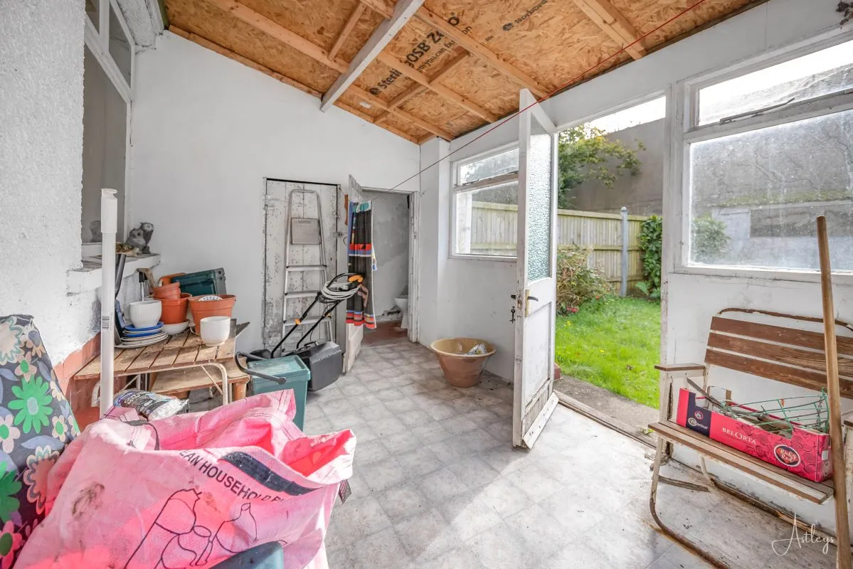 Castle Avenue, Mumbles, Swansea, West Glamorgan, SA3 4BA - Online Auctions