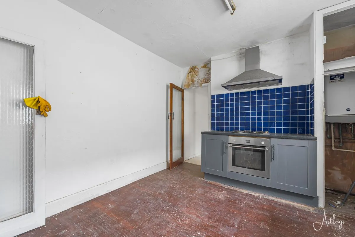 Oaklands Terrace, Mount Pleasant, Swansea, SA1 6JJ - Online Auctions