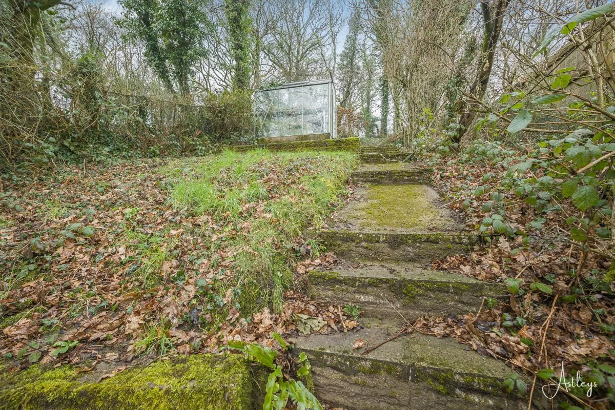 Penshannel, Neath Abbey, Neath, West Glamorgan, SA10 6PW - Online Auctions