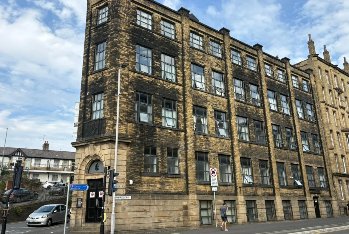 Flat 29, Grattan House, Sunbridge Road, Bradford, BD1 2PF | Auction Agent Land and Property Auction House UK