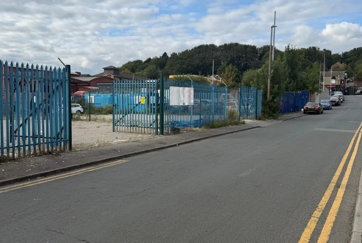 Monsal, Birksland Street,, Bradford BD3 9AX | Auction Agent Land and Property Auction House UK