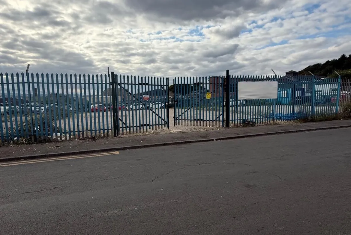 Monsal, Birksland Street,, Bradford BD3 9AX | Auction Agent Land and Property Auction House UK