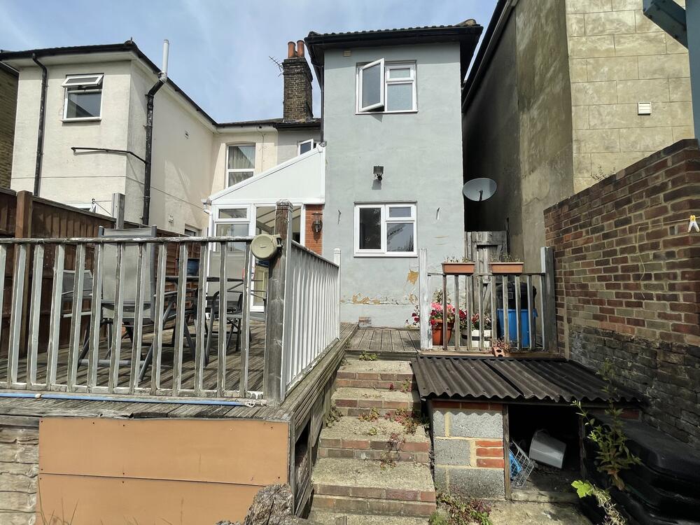 71 Cuxton Road, Rochester, Kent ME2 2BU