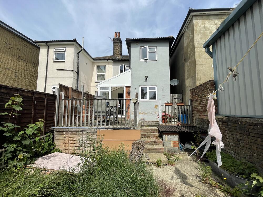 71 Cuxton Road, Rochester, Kent ME2 2BU