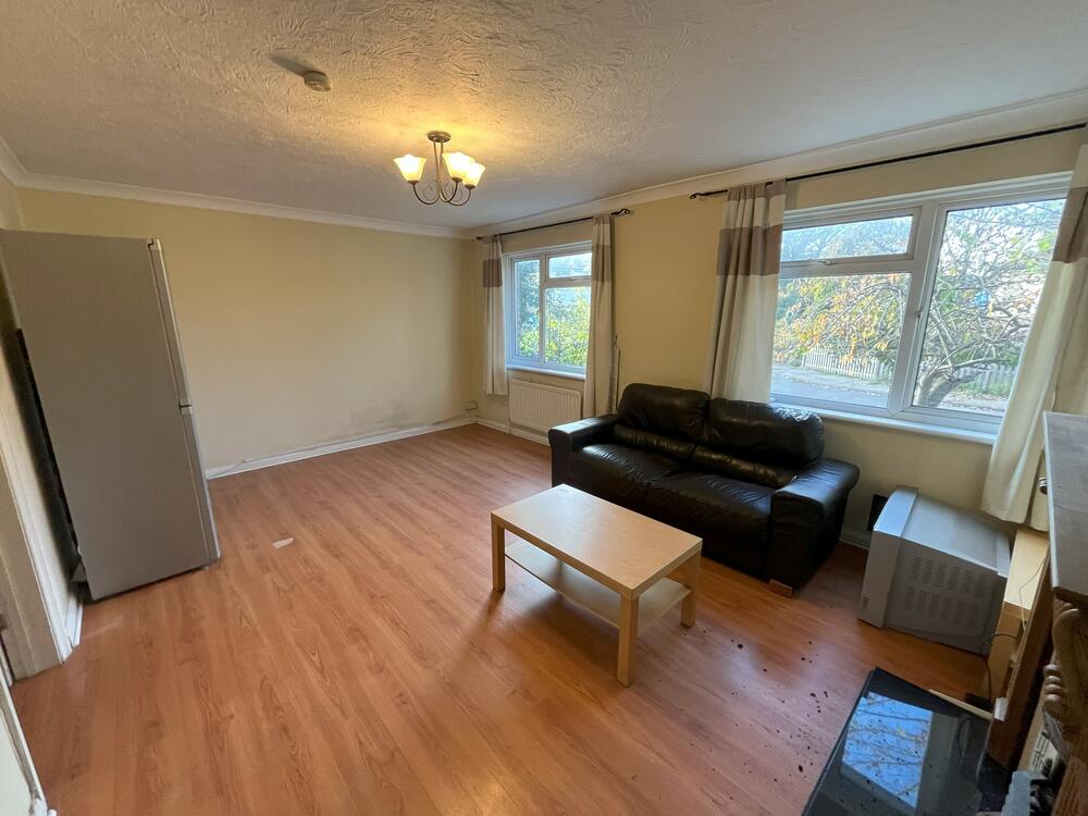 38, Widford Chase, Chelmsford, Essex CM2 8SZ