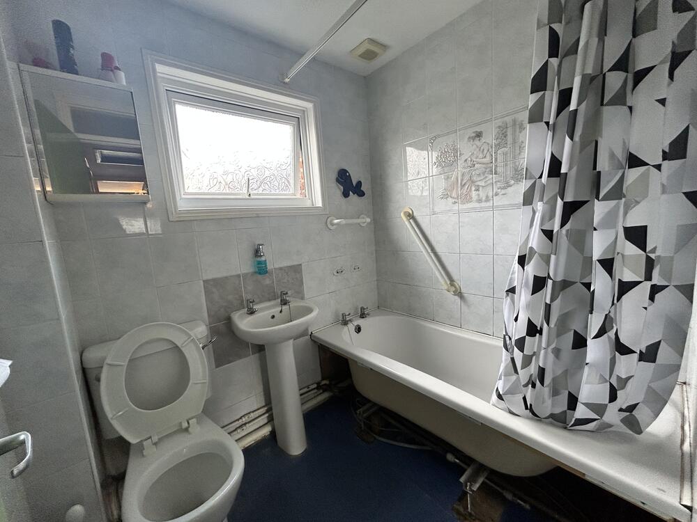 42A, Belmont Park, Lewisham, London SE13 5DB