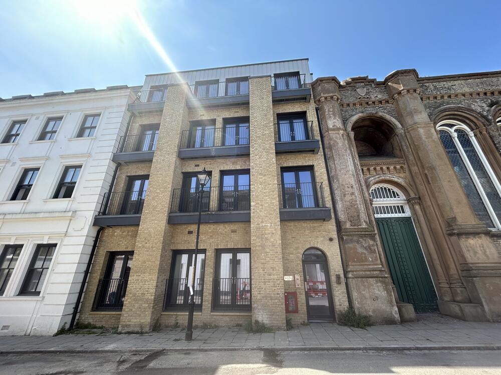 33 Queensbridge Drive, Ramsgate, Kent CT11 9TU