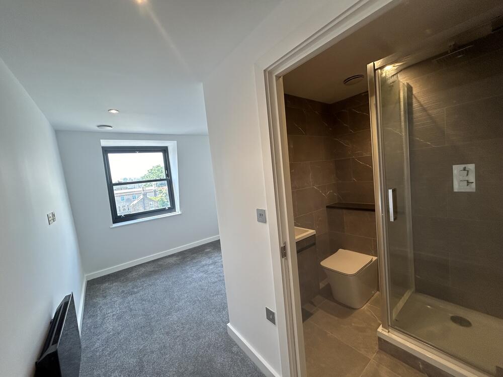 33 Queensbridge Drive, Ramsgate, Kent CT11 9TU