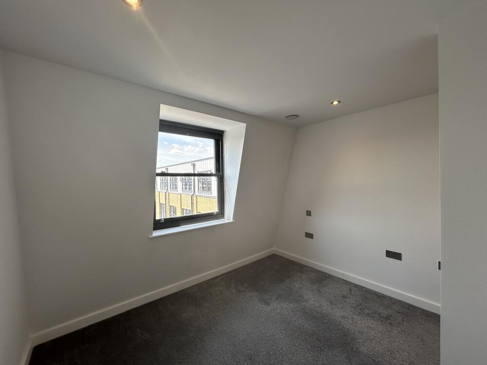33 Queensbridge Drive, Ramsgate, Kent CT11 9TU