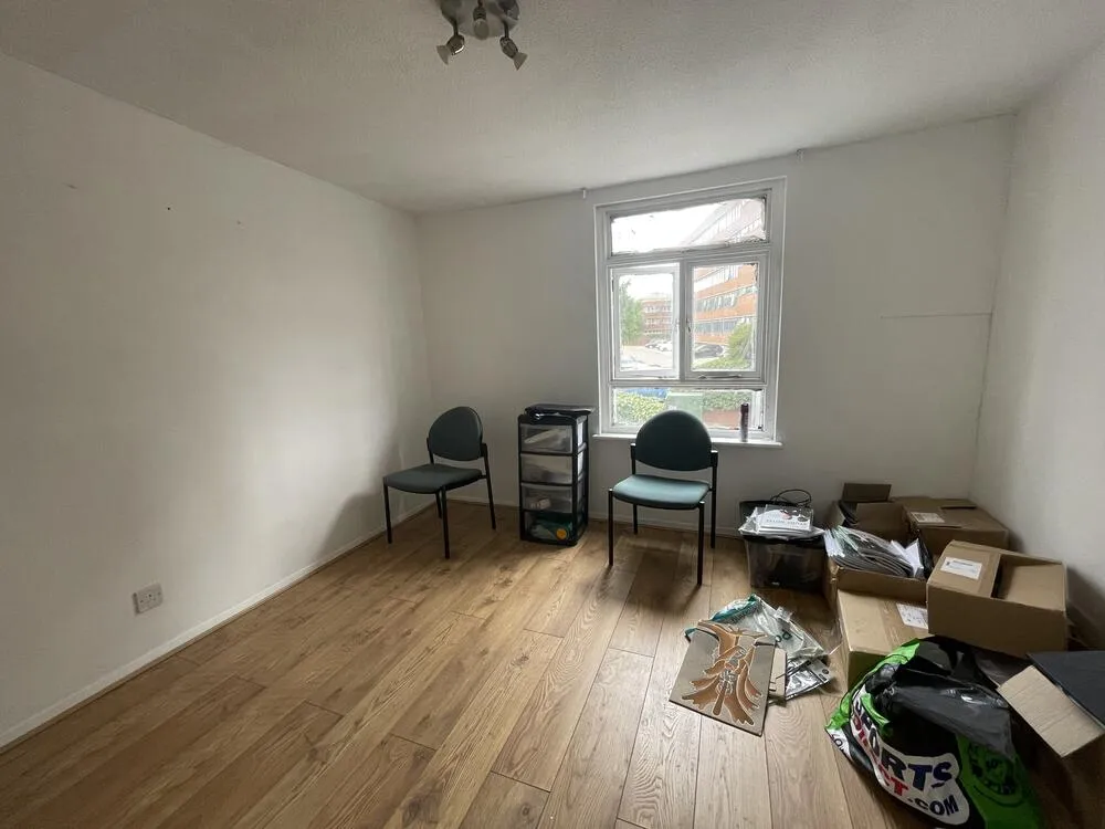 8 , Darnley Road, Gravesend, Kent DA11 0RU