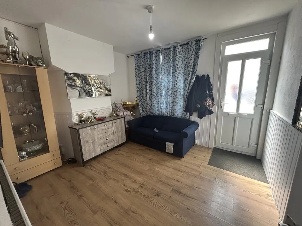 5 , Roach Street, Rochester, Kent ME2 2BH