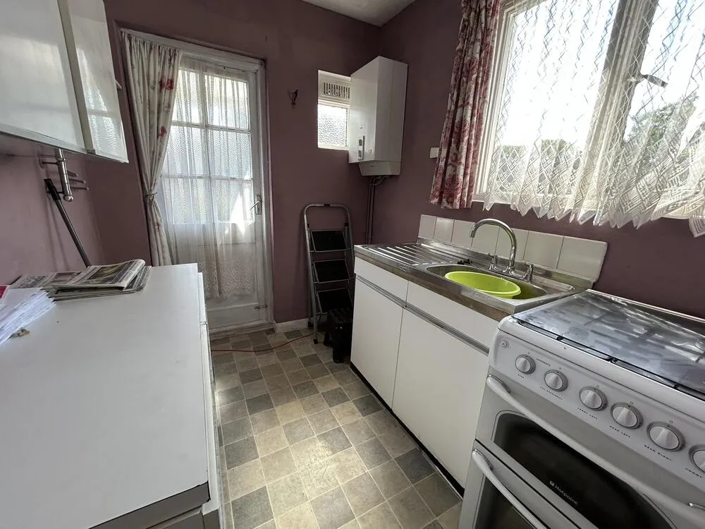 140, Elm Road, Leigh-On-Sea, Essex SS9 1SQ